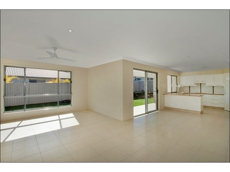 2 / 5 Terrigal St, Pottsville NSW 2489