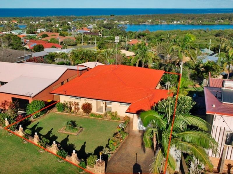 4  Seaview Rd, Banora Point NSW 2486