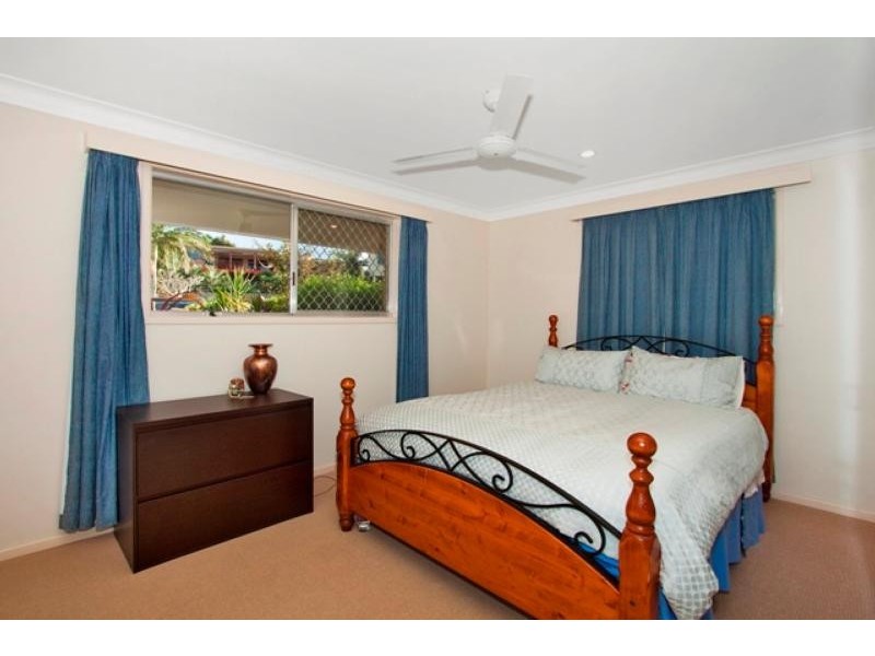 4  Seaview Rd, Banora Point NSW 2486