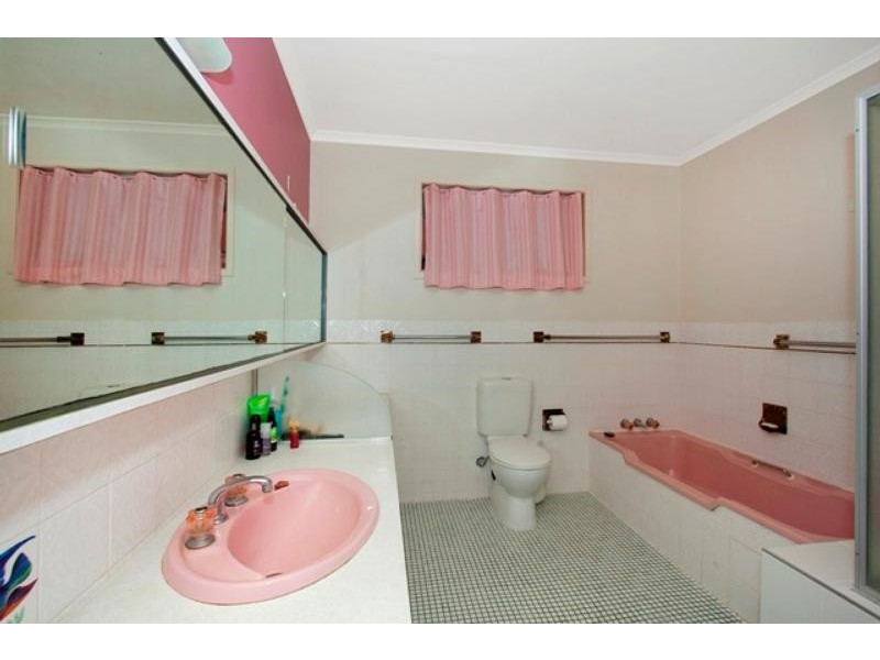 4  Seaview Rd, Banora Point NSW 2486