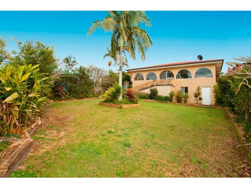 4  Seaview Rd, Banora Point NSW 2486