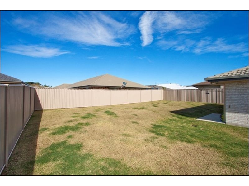 68 Lennox Cct, Pottsville NSW 2489