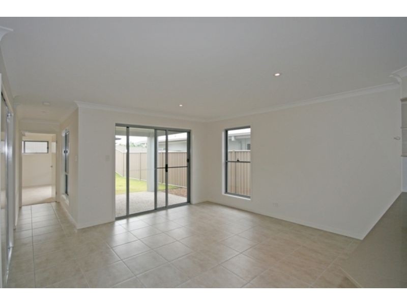 1 / 12 Lennox Cct, Pottsville NSW 2489