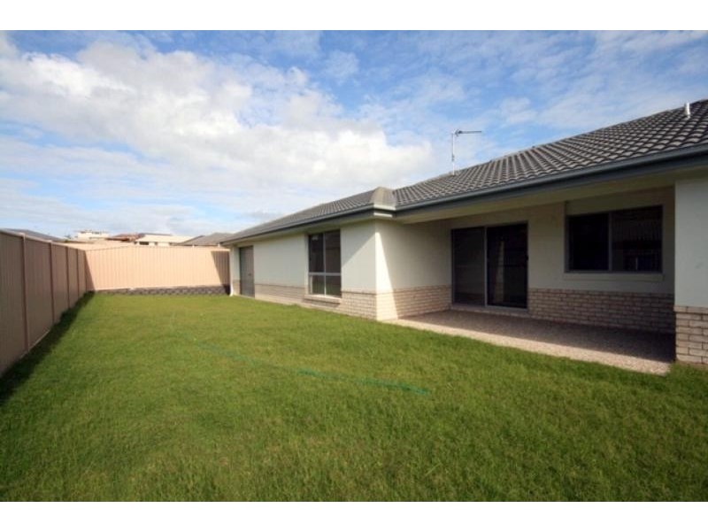 2 / 60 Newcastle Dr, Pottsville NSW 2489