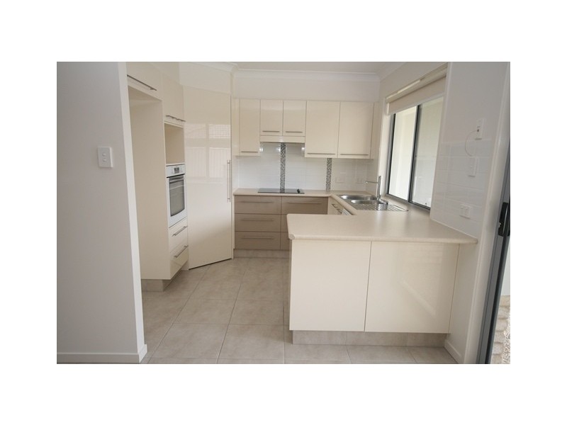 2 / 60 Newcastle Dr, Pottsville NSW 2489