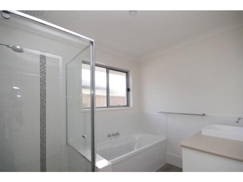 2 / 60 Newcastle Dr, Pottsville NSW 2489