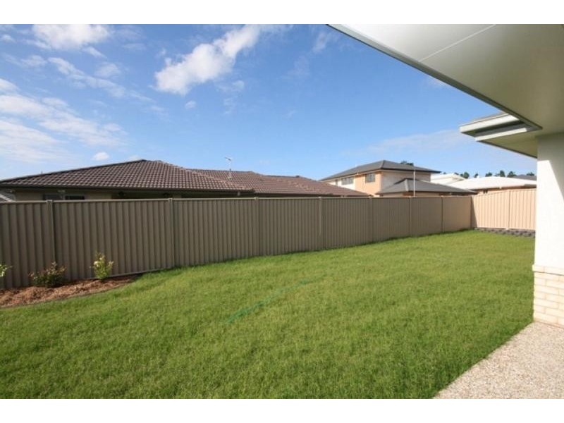 2 / 60 Newcastle Dr, Pottsville NSW 2489