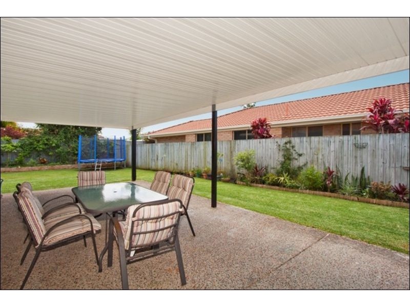 72  Avondale Dr, Banora Point NSW 2486