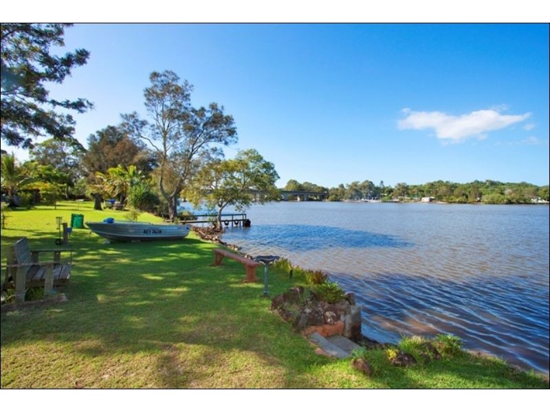 4 Wyuna Rd, Tweed Heads West NSW 2485