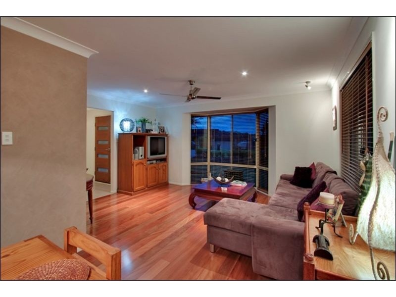 36 Kildare Dr, Banora Point NSW 2486