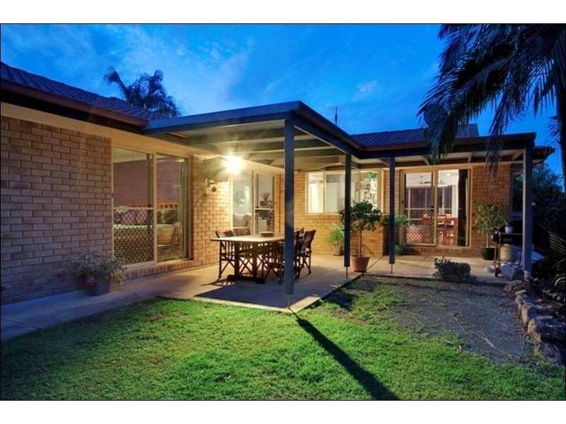 36 Kildare Dr, Banora Point NSW 2486