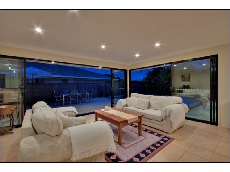4 Birkdale Court, Banora Point NSW 2486