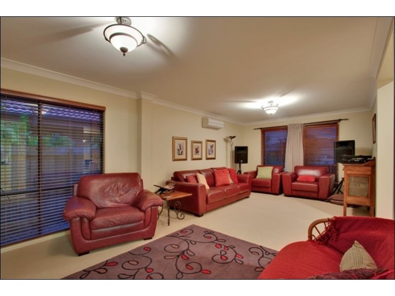 4 Birkdale Court, Banora Point NSW 2486