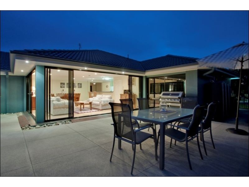 4 Birkdale Court, Banora Point NSW 2486