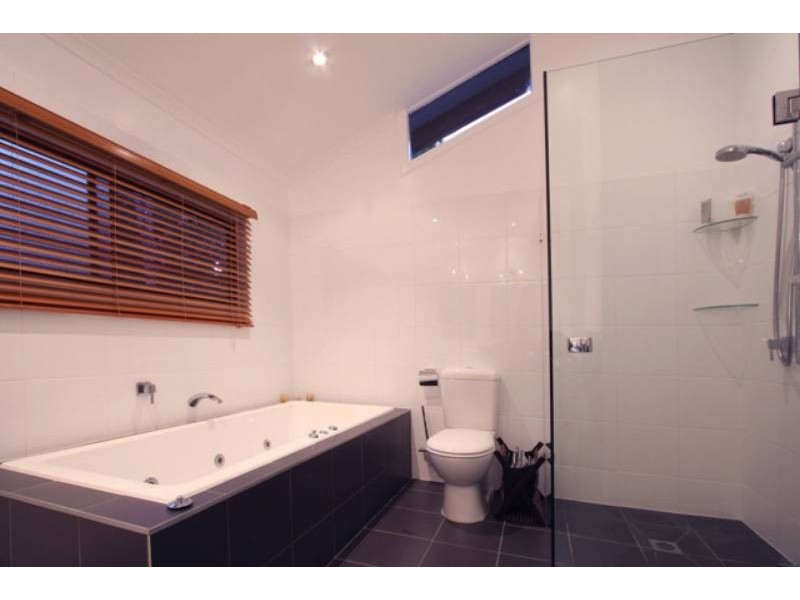 180  Peninsula Dr, Bilambil Heights NSW 2486