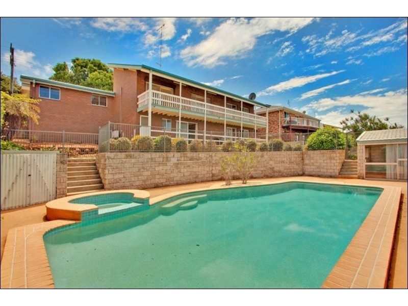 12 Bione Ave, Banora Point NSW 2486