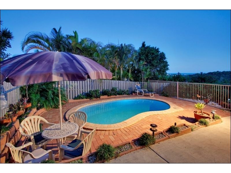 8 Tyrone Tce, Banora Point NSW 2486