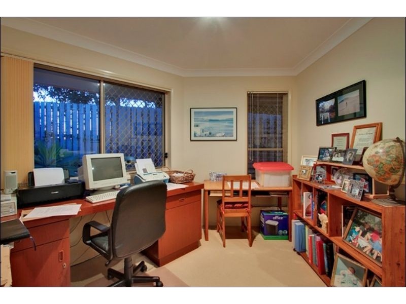 8 Tyrone Tce, Banora Point NSW 2486