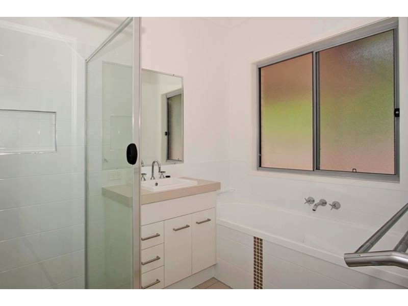 5 Belah Crt, Banora Point NSW 2486