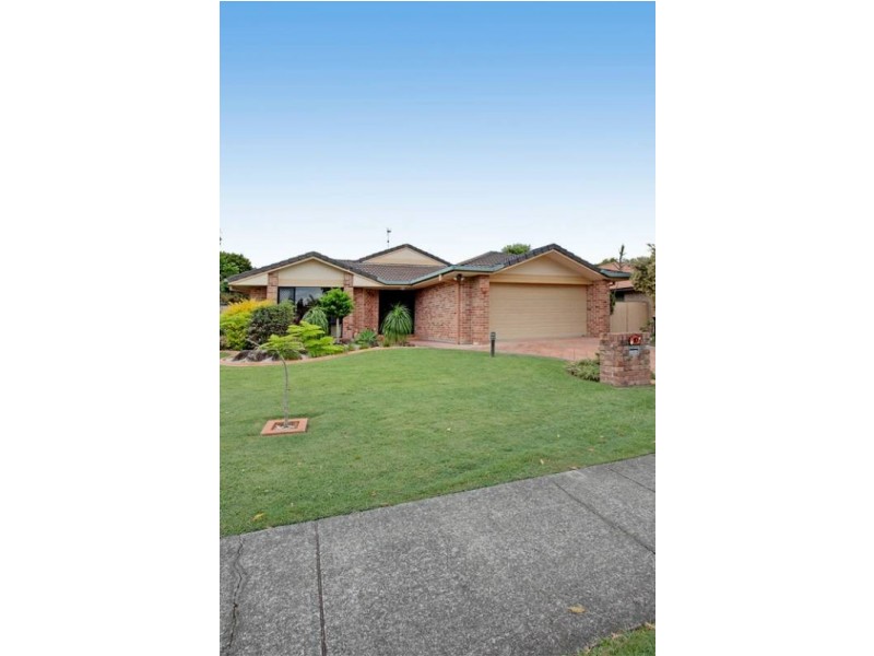 10 Riversdale Boulevard, Banora Point NSW 2486