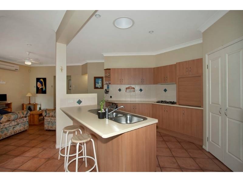 10 Riversdale Boulevard, Banora Point NSW 2486