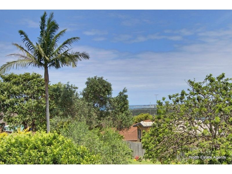 42 Walter Cres, Banora Point NSW 2486