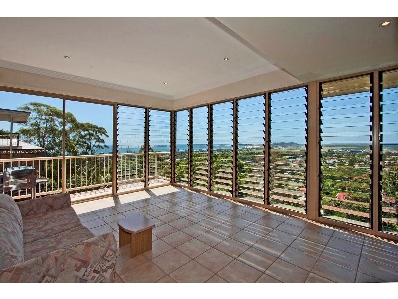 8 Illawarra Crt, Tugun QLD 4224