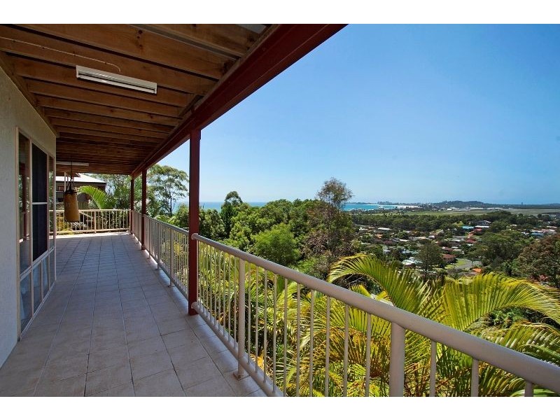 8 Illawarra Crt, Tugun QLD 4224