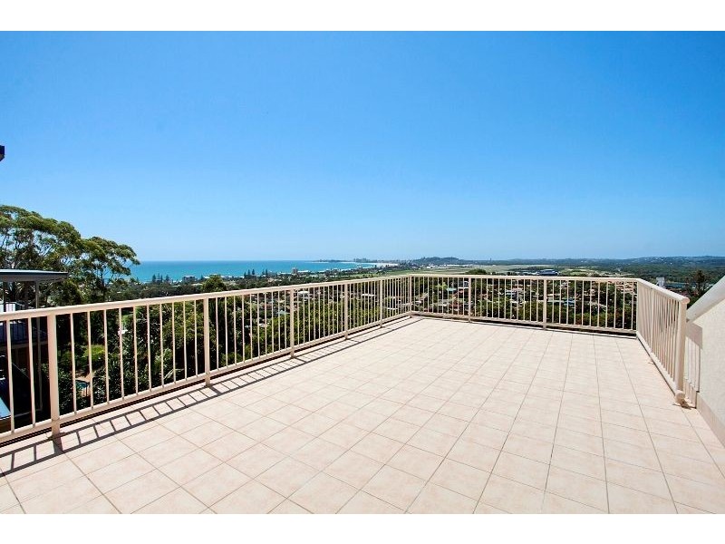 8 Illawarra Crt, Tugun QLD 4224
