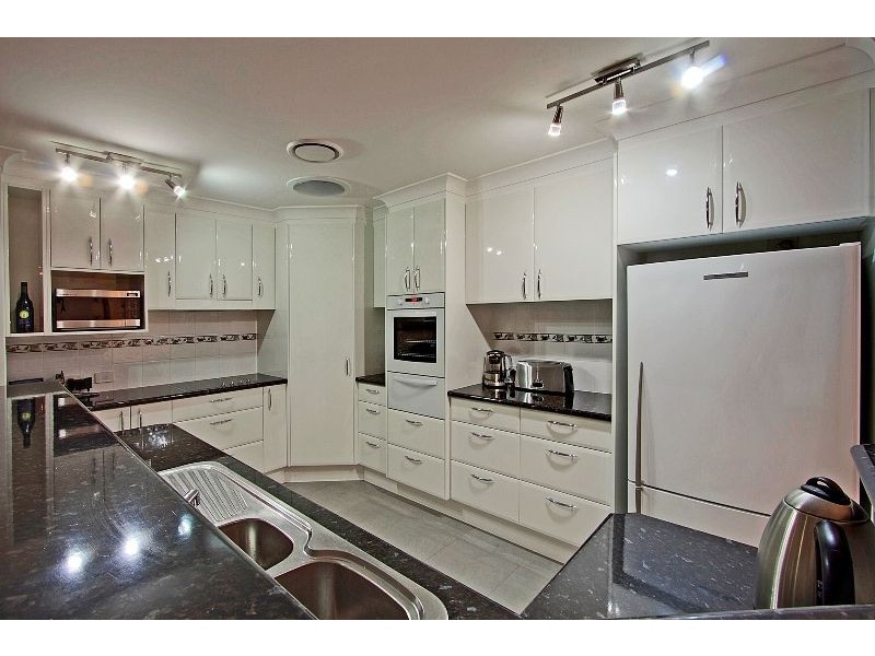 17 Buncrana Tce, Banora Point NSW 2486