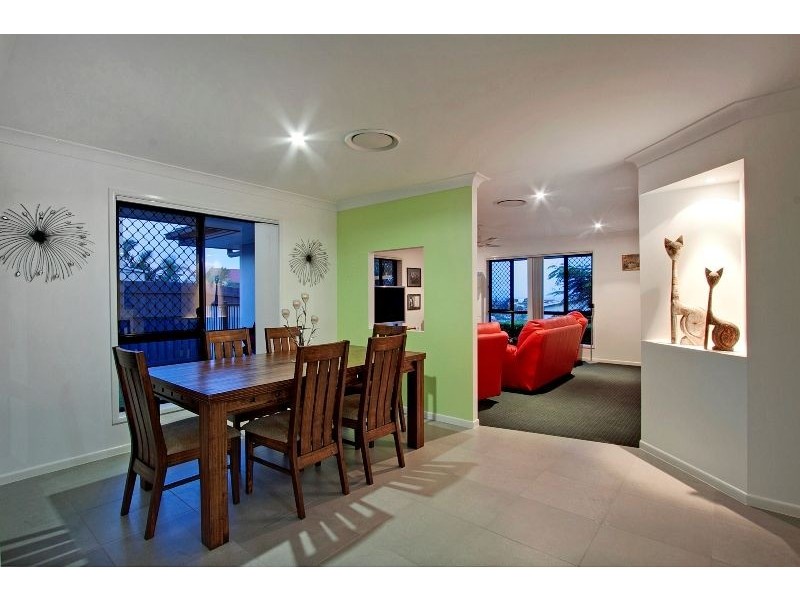 17 Buncrana Tce, Banora Point NSW 2486