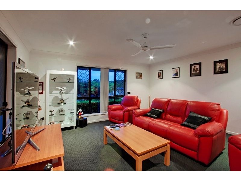 17 Buncrana Tce, Banora Point NSW 2486