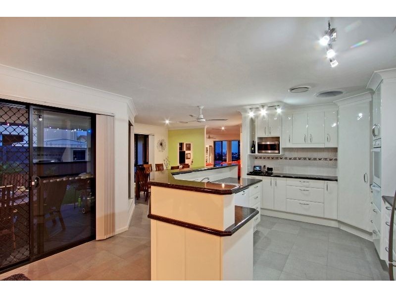 17 Buncrana Tce, Banora Point NSW 2486