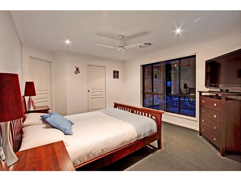 17 Buncrana Tce, Banora Point NSW 2486