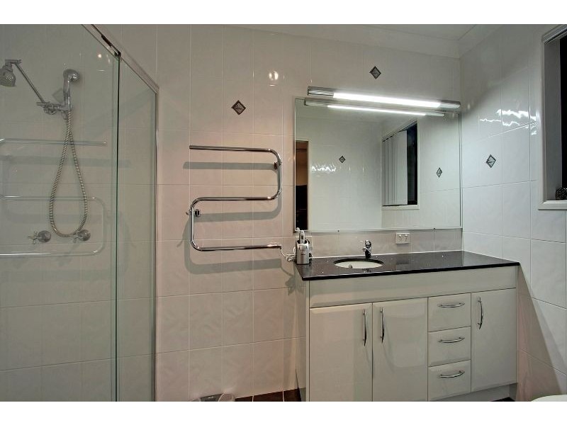 17 Buncrana Tce, Banora Point NSW 2486