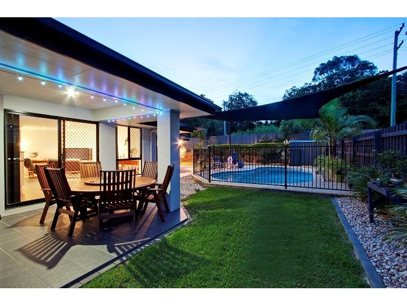 17 Buncrana Tce, Banora Point NSW 2486