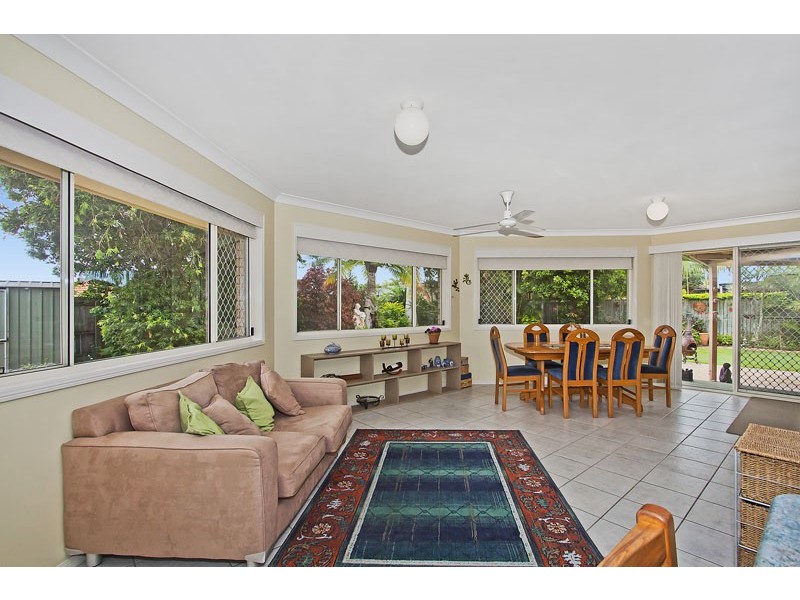 20 Merion Ct, Banora Point NSW 2486
