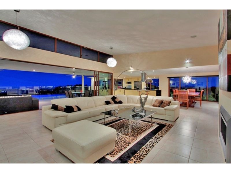 8 Sunnycrest Drive ‘Azure’, Terranora NSW 2486