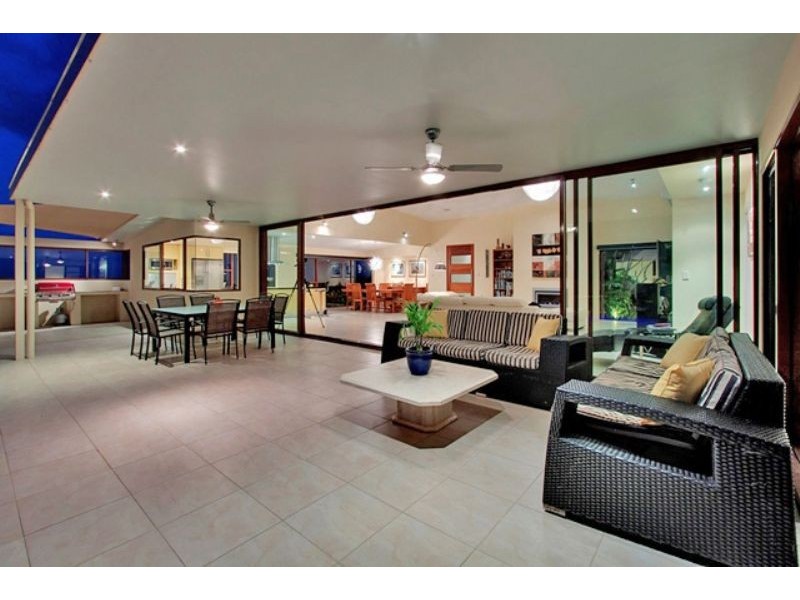 8 Sunnycrest Drive ‘Azure’, Terranora NSW 2486