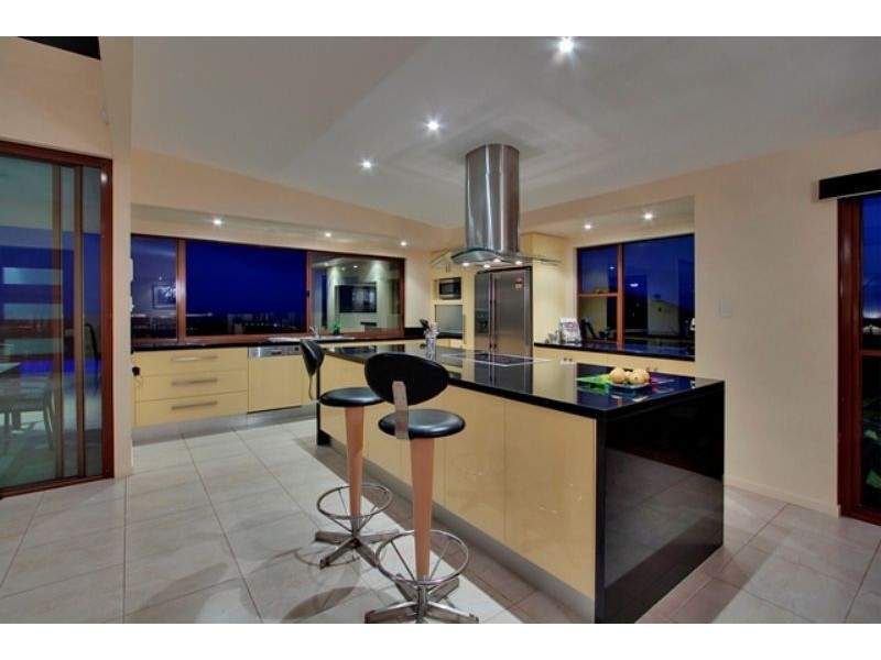 8 Sunnycrest Drive ‘Azure’, Terranora NSW 2486