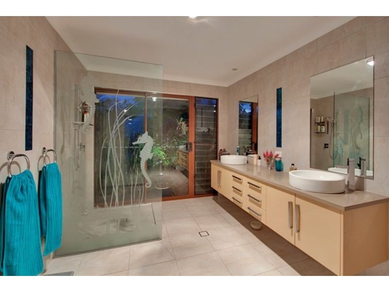 8 Sunnycrest Drive ‘Azure’, Terranora NSW 2486