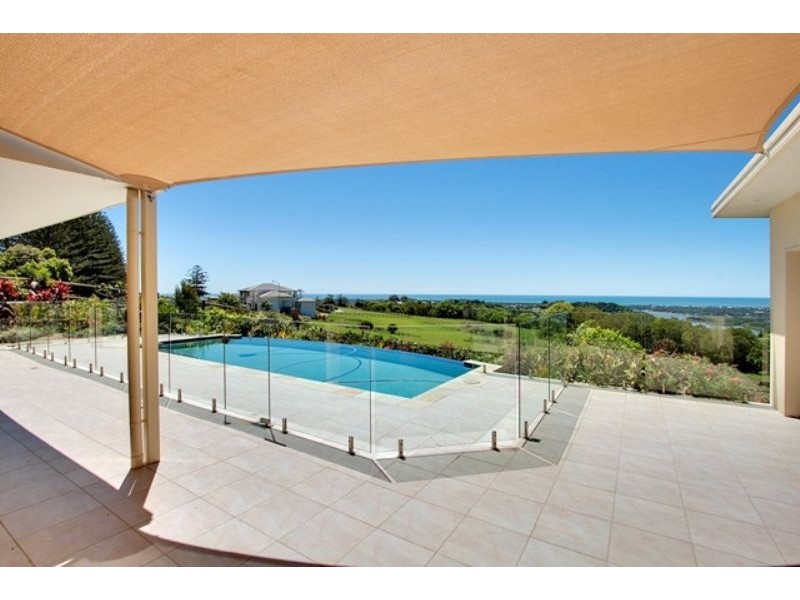 8 Sunnycrest Drive ‘Azure’, Terranora NSW 2486