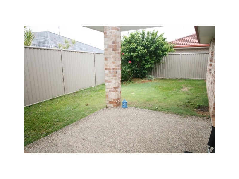 2 / 5 Seabreeze Blvde, Pottsville NSW 2489