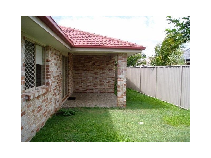 2 / 5 Seabreeze Blvde, Pottsville NSW 2489