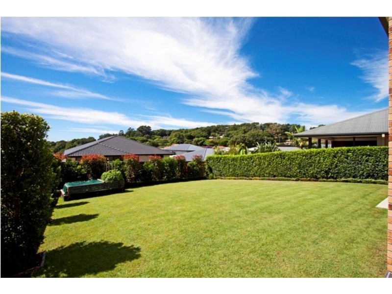 25 Buncrana Tce, Banora Point NSW 2486