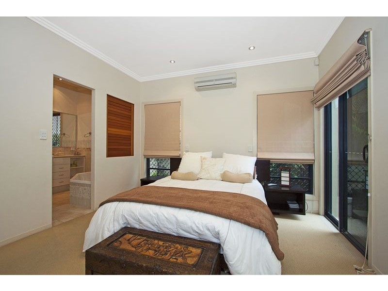 5 Alderney Ct, Varsity Lakes QLD 4227