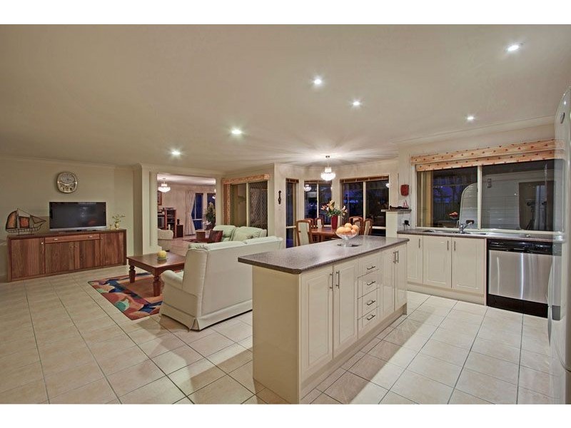 7 Kakadu Court, Banora Point NSW 2486