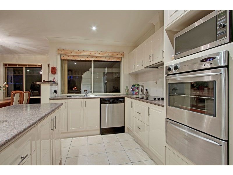 7 Kakadu Court, Banora Point NSW 2486