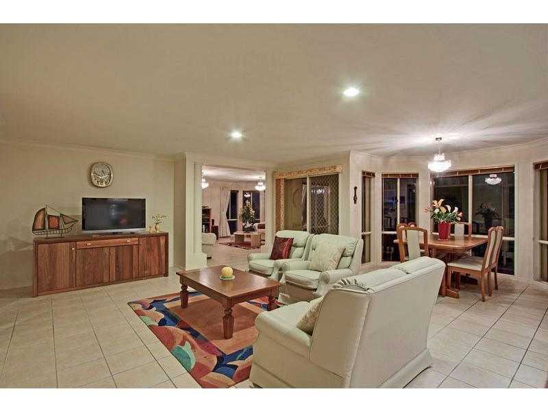 7 Kakadu Court, Banora Point NSW 2486