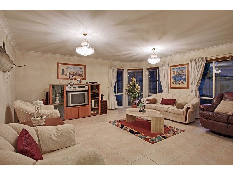 7 Kakadu Court, Banora Point NSW 2486